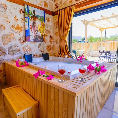 Villa Agavilla1 Kasta Havuzlu Korunakli Muestakil Kas