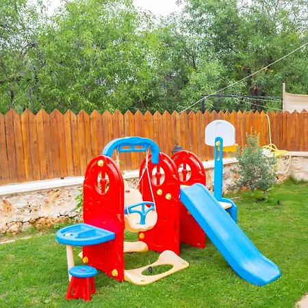 Agavilla1 Kasta Havuzlu Korunakli Muestakil וילה *