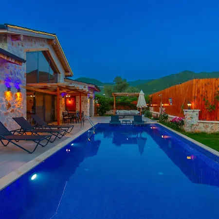 Villa Agavilla1 Kasta Havuzlu Korunakli Muestakil Kaş