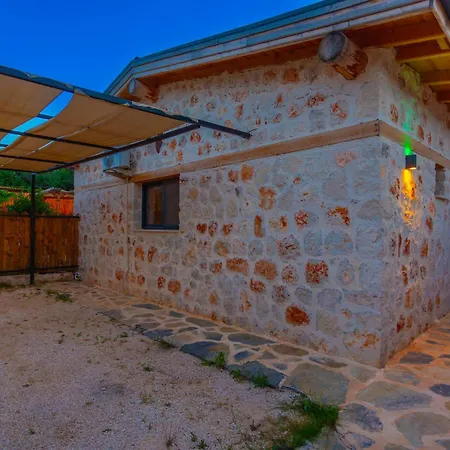Villa Agavilla1 Kasta Havuzlu Korunakli Muestakil